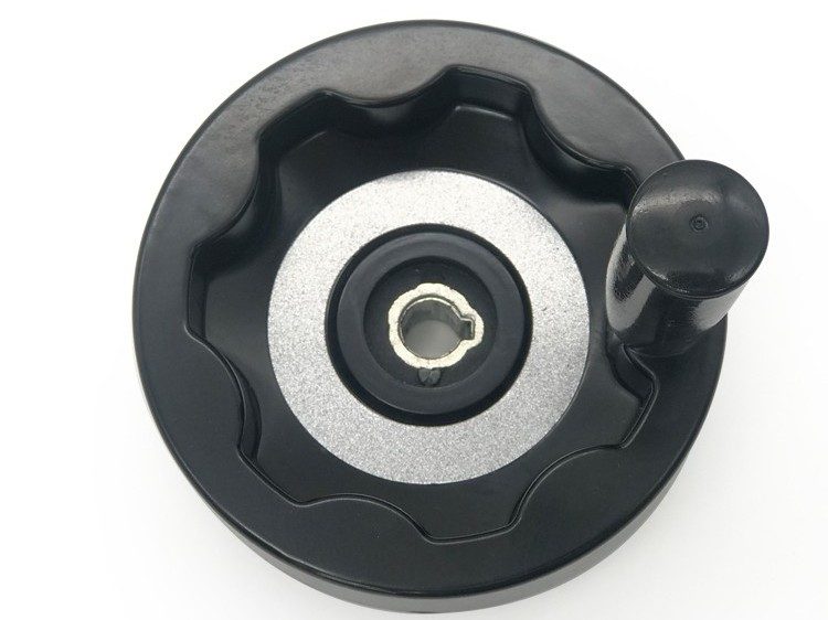 Internal corrugated hand wheel